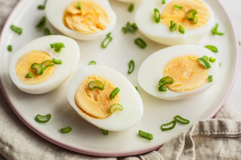 Trứng - 24 thực phẩm giúp giảm stress căng thẳng cực hiệu quả