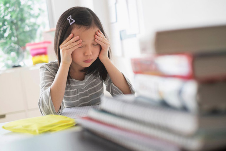 Trẻ bị stress do kỳ vọng từ cha mẹ