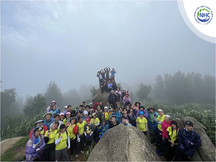 Hành trình kết nối cùng thiên nhiên tại núi Chứa Chan