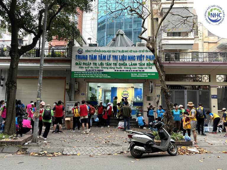 Đoàn hành trình Leo núi trồng cây khởi hành tại Trung tâm Tâm lý trị liệu NHC cơ sở Yên Hòa - Hà Nội